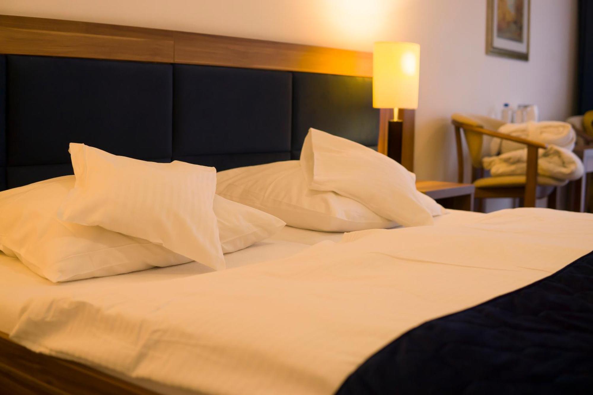 Double or Twin Room,1586110458:JPEG
